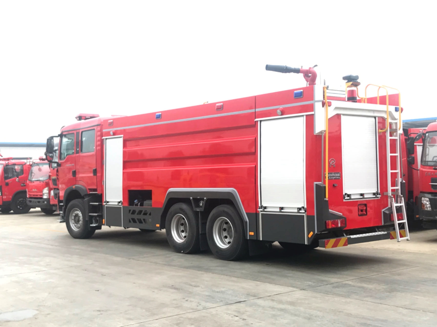 ����8���ɷ���ĭ(li��n)������܇(ch��)